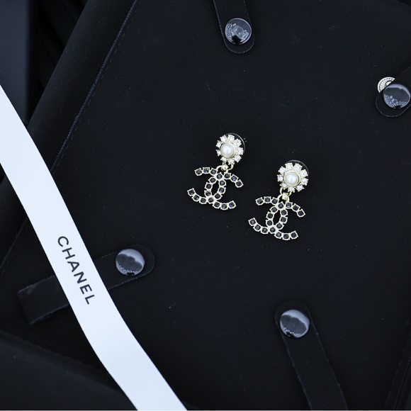 Chanel earrings - Picture 4 of 5
